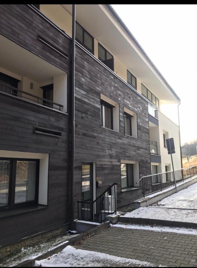 Utulny Apartman Triangel 50M Od Lyziarskeho Vleku Zahradky Donovaly Bagian luar foto
